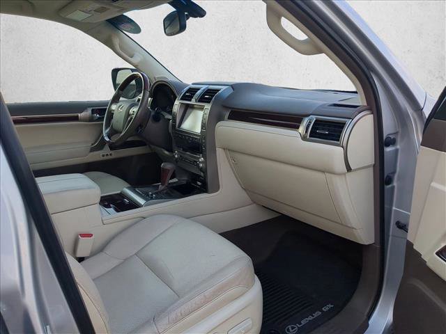 Used 2016 Lexus GX 460 w/ Premium Package image 23