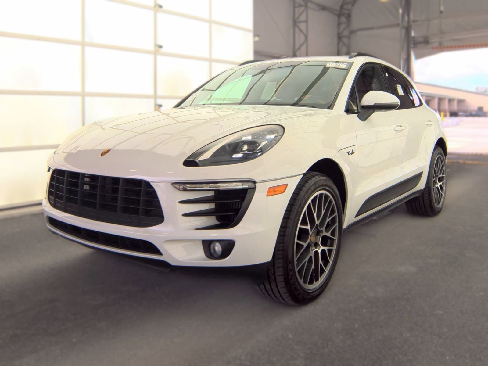Used 2018 Porsche Macan S AWD/4WD image 3