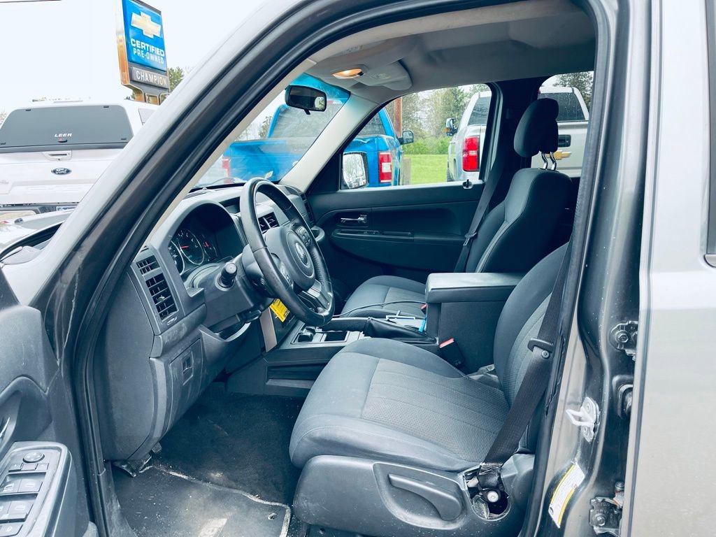 Used 2012 Jeep Liberty Sport w/ Popular Equipment Group AWD/4WD image 11