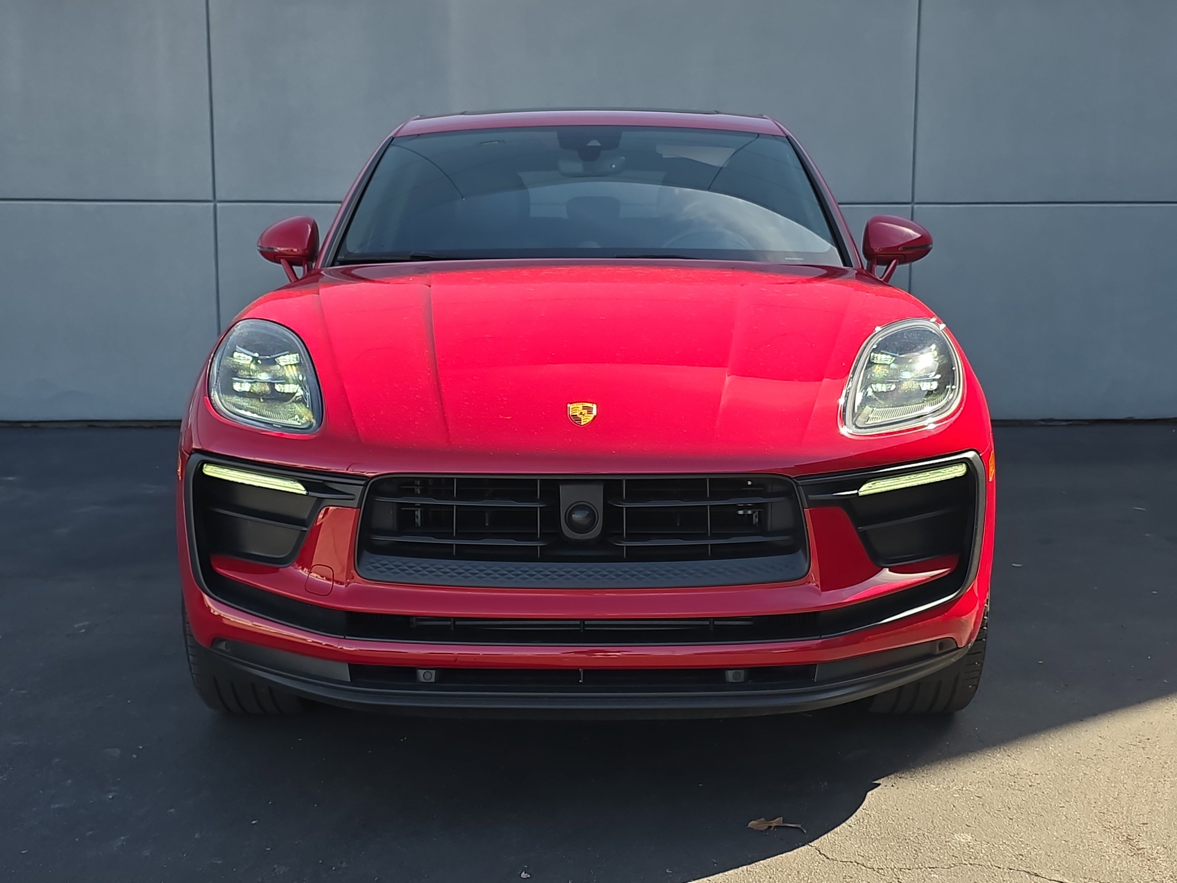 Certified 2024 Porsche Macan image 10