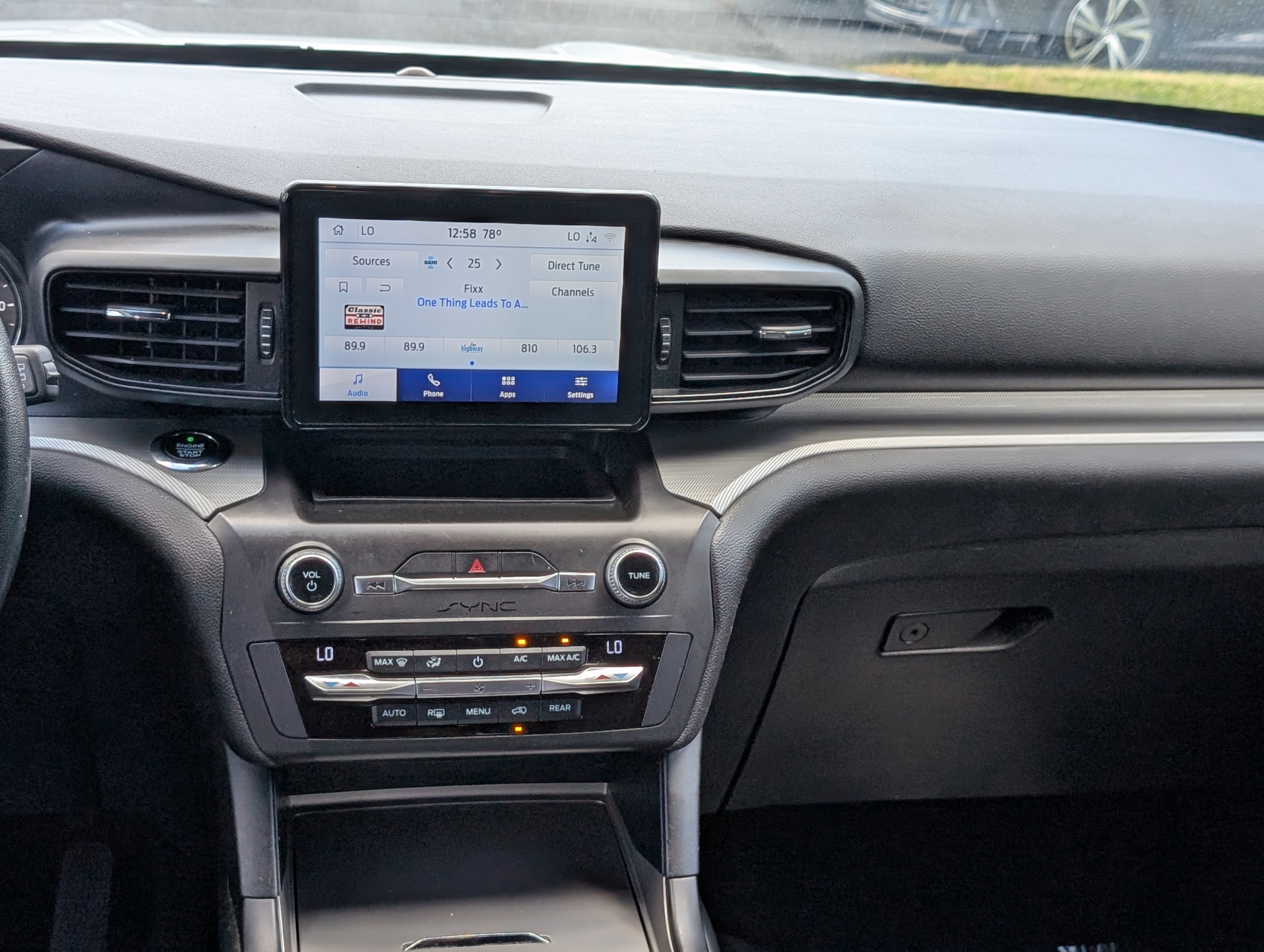 Used 2020 Ford Explorer XLT image 19