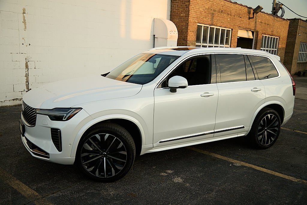 New 2025 Volvo XC90 B6 Plus w/ Protection Package Premier image 3