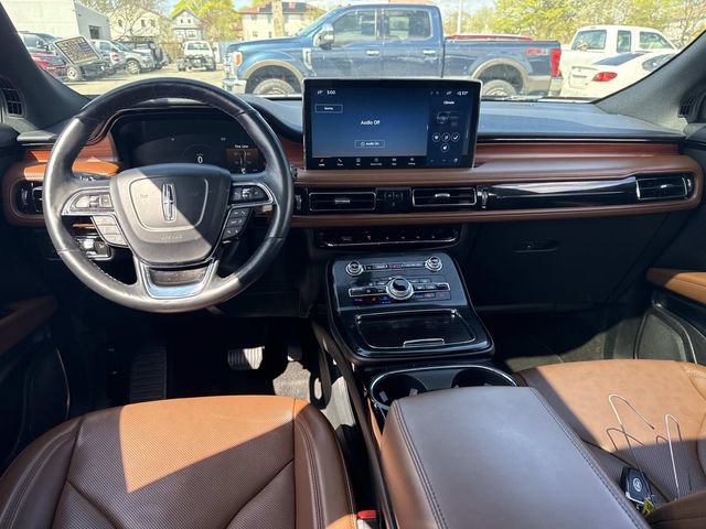 Used 2022 Lincoln Nautilus Reserve w/ Equipment Group 201A AWD/4WD image 17