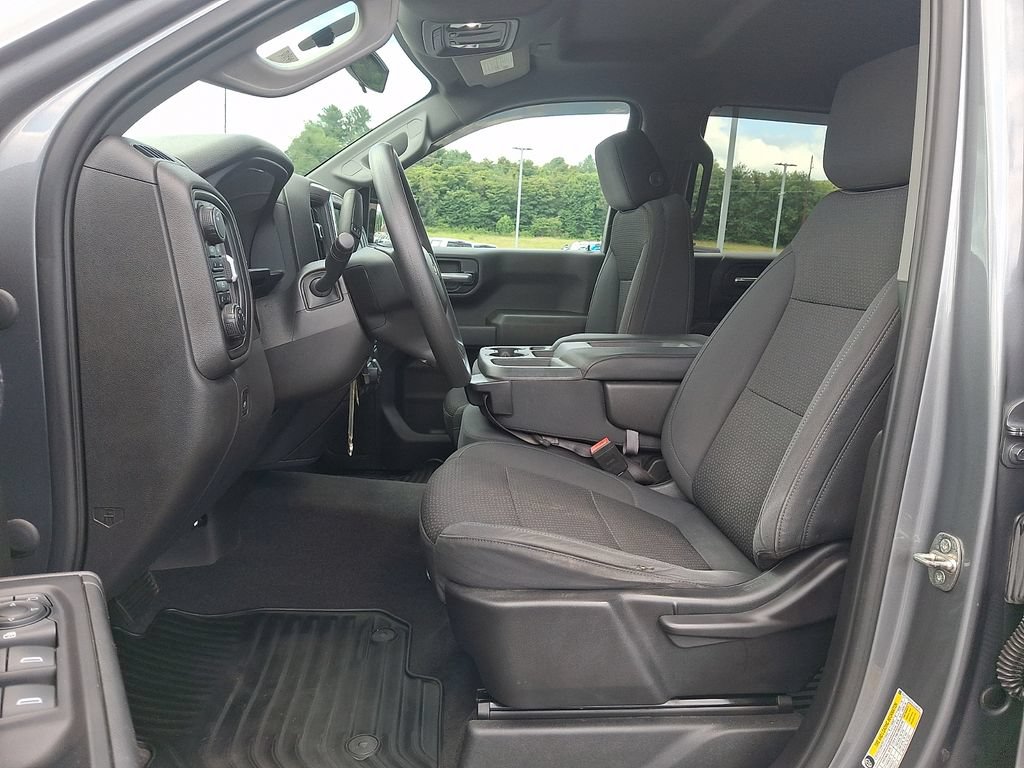 Used 2020 Chevrolet Silverado 1500 Custom w/ Custom Value Package AWD/4WD image 13