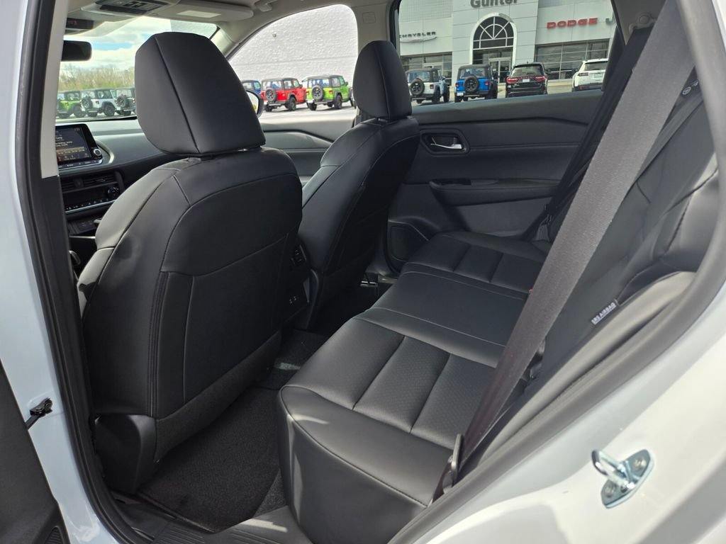 New 2026 Nissan Rogue Platinum w/ Tech Package AWD/4WD image 6