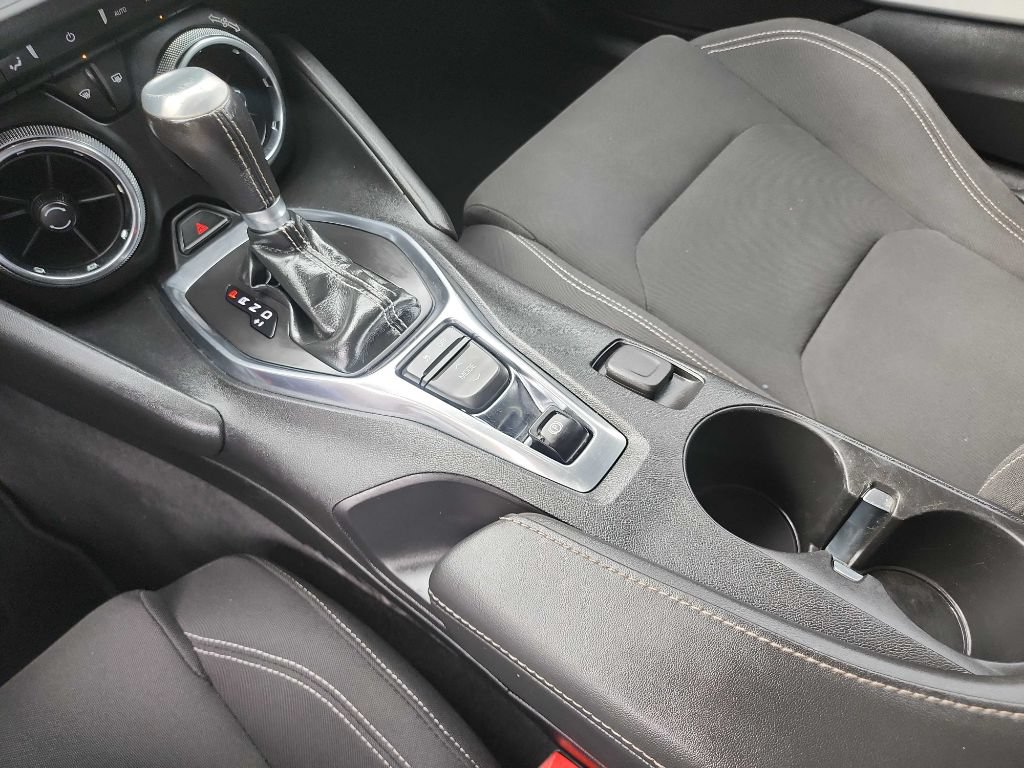 Used 2019 Chevrolet Camaro LT w/ Technology Package RWD image 24