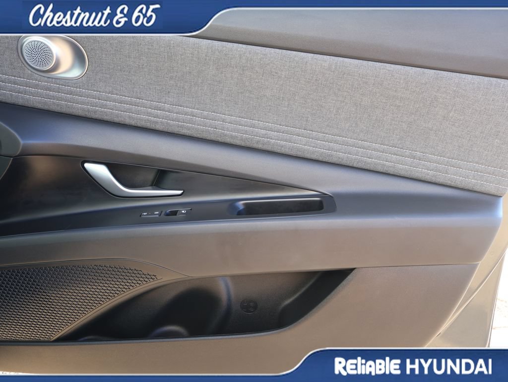 Certified 2024 Hyundai Elantra Limited FWD image 8