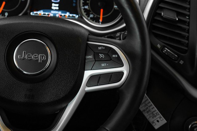 Used 2017 Jeep Cherokee Trailhawk w/ Cold Weather Group image 15