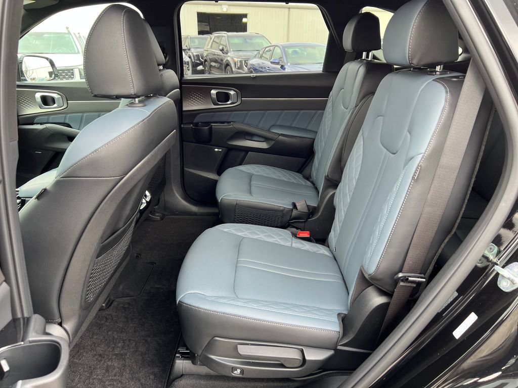 Certified 2025 Kia Sorento SX Prestige AWD/4WD image 14