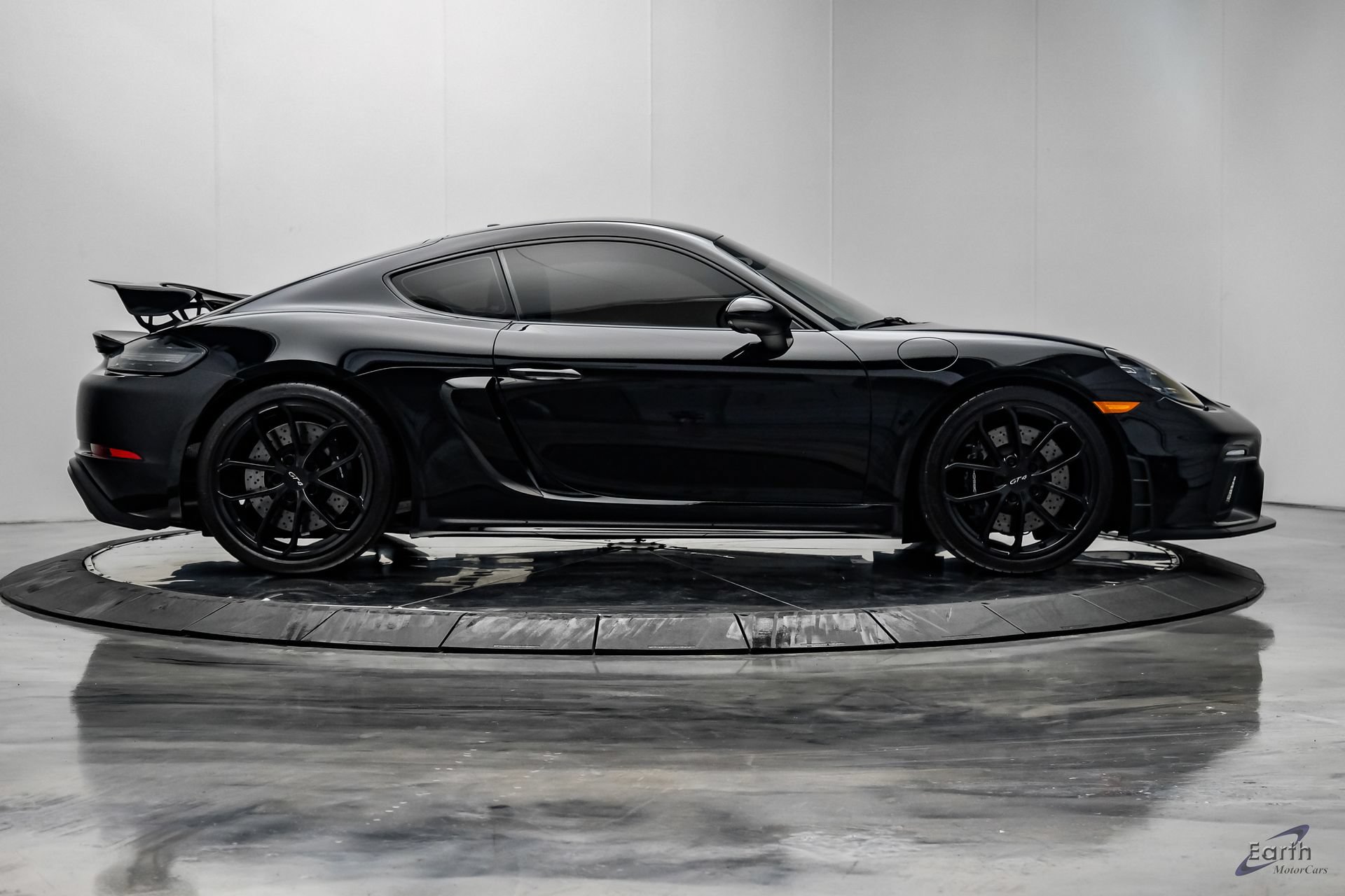 Used 2021 Porsche 718 Cayman GT4 RWD image 22