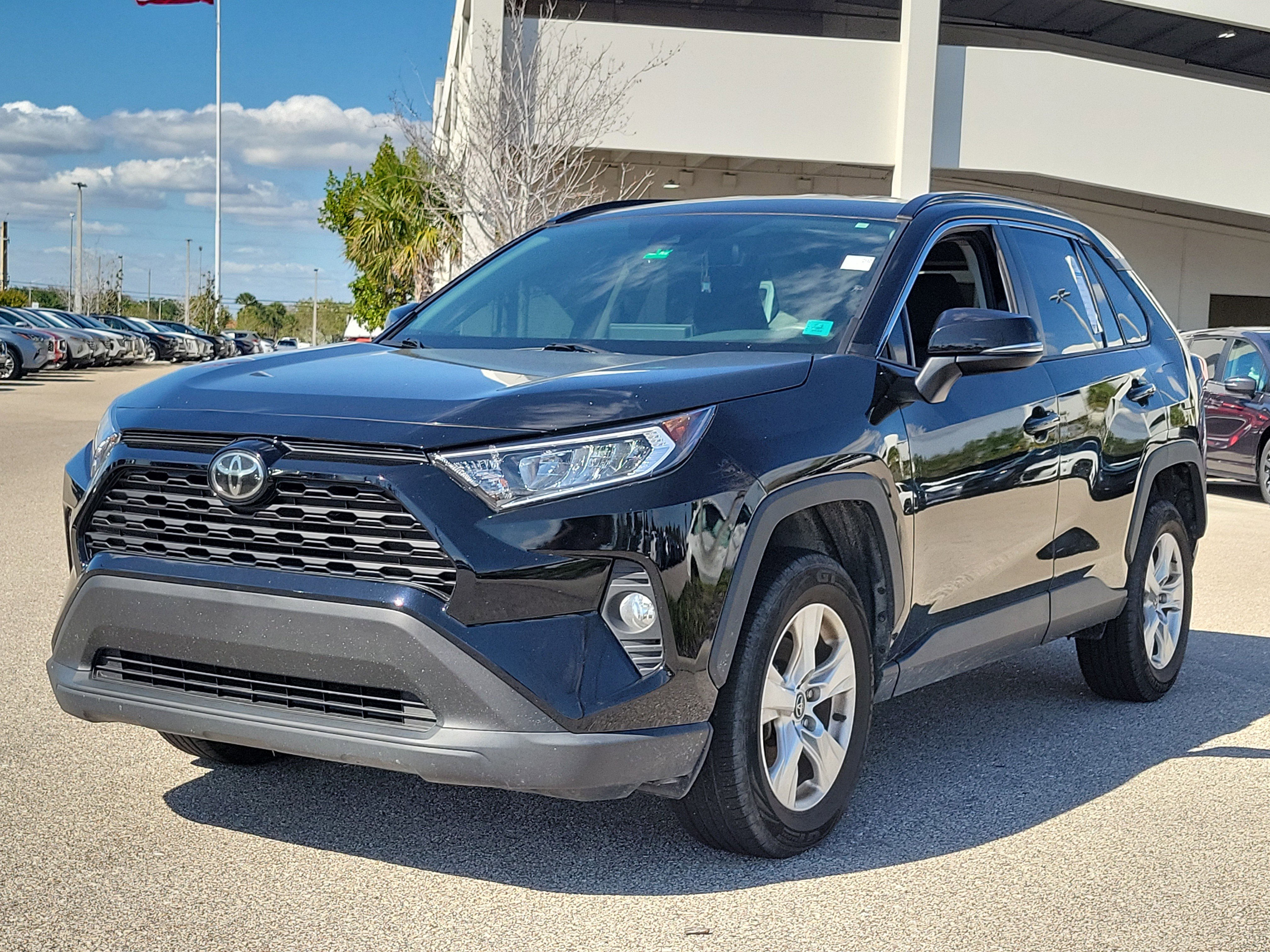 Used 2020 Toyota RAV4 XLE w/ All Weather Liner Package image 3