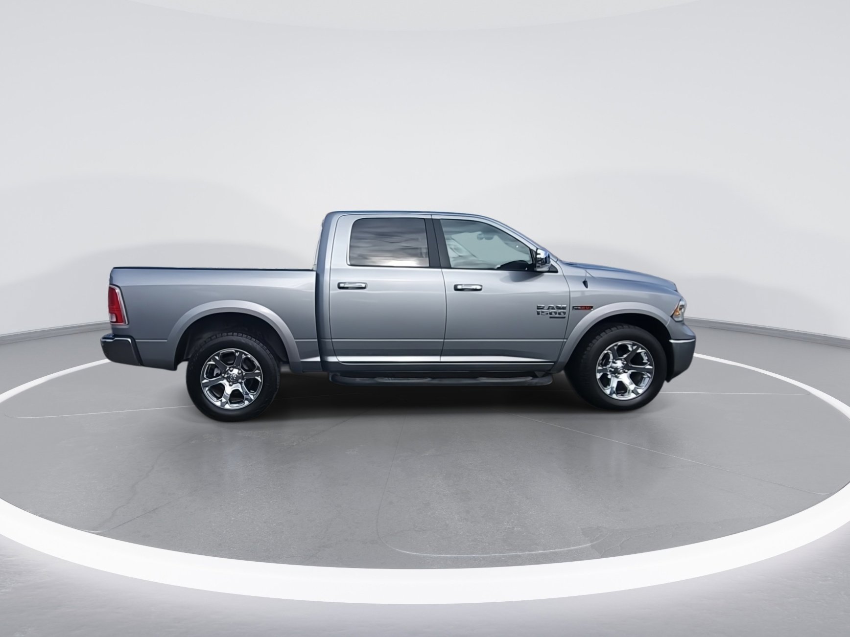 Certified 2019 RAM 1500 Laramie image 9