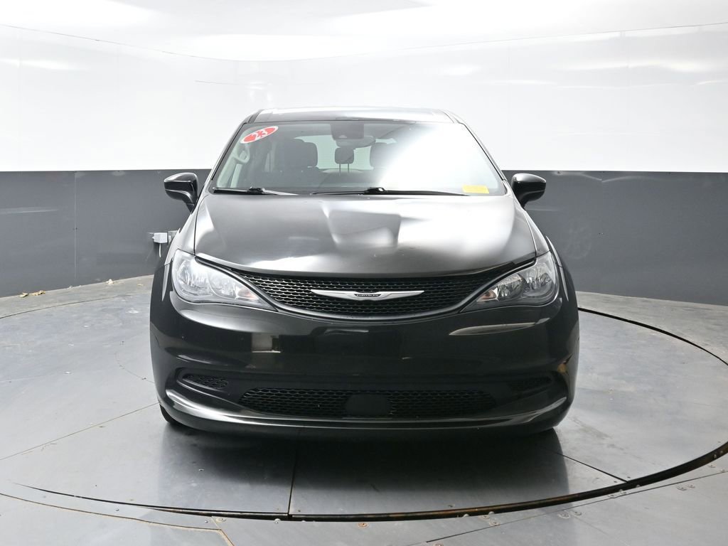 Used 2023 Chrysler Voyager LX FWD image 7