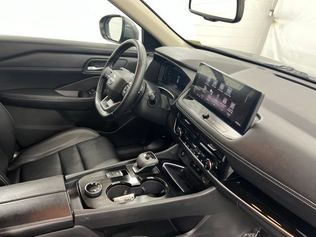 Used 2026 Nissan Rogue SL AWD/4WD image 25