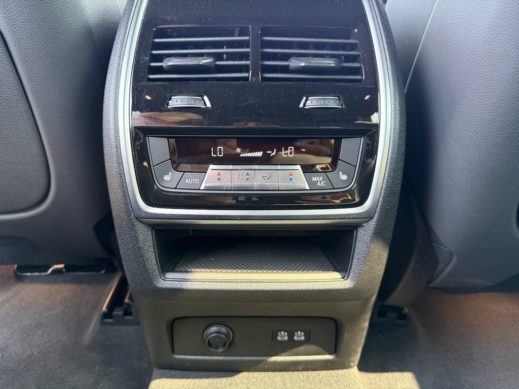 Used 2026 BMW X5 M60i AWD/4WD image 40