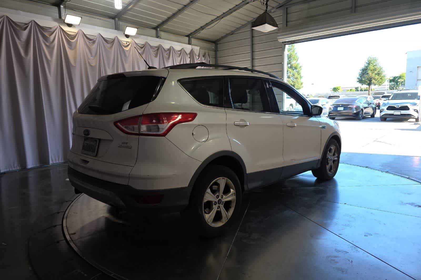 Used 2013 Ford Escape SE FWD image 3