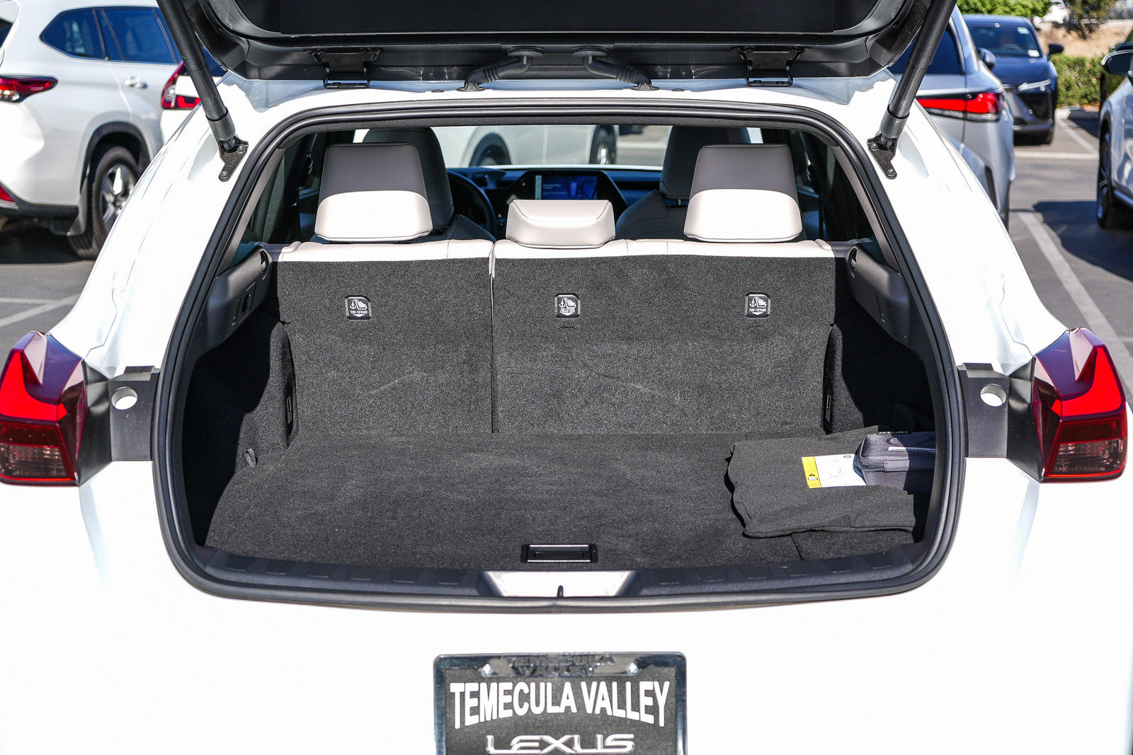 Certified 2026 Lexus UX 300h FWD image 29