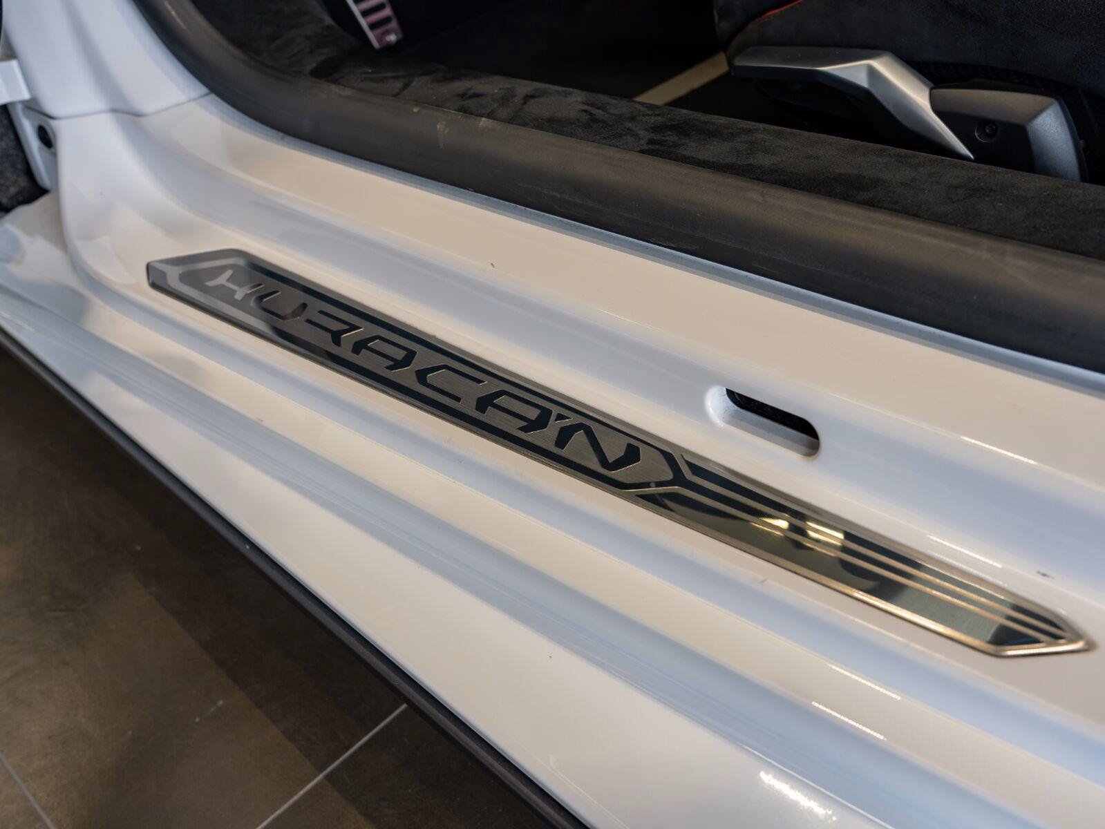 Used 2022 Lamborghini Huracan STO RWD image 62
