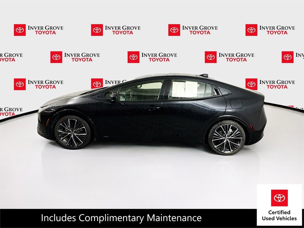 Used 2025 Toyota Prius XLE image 9