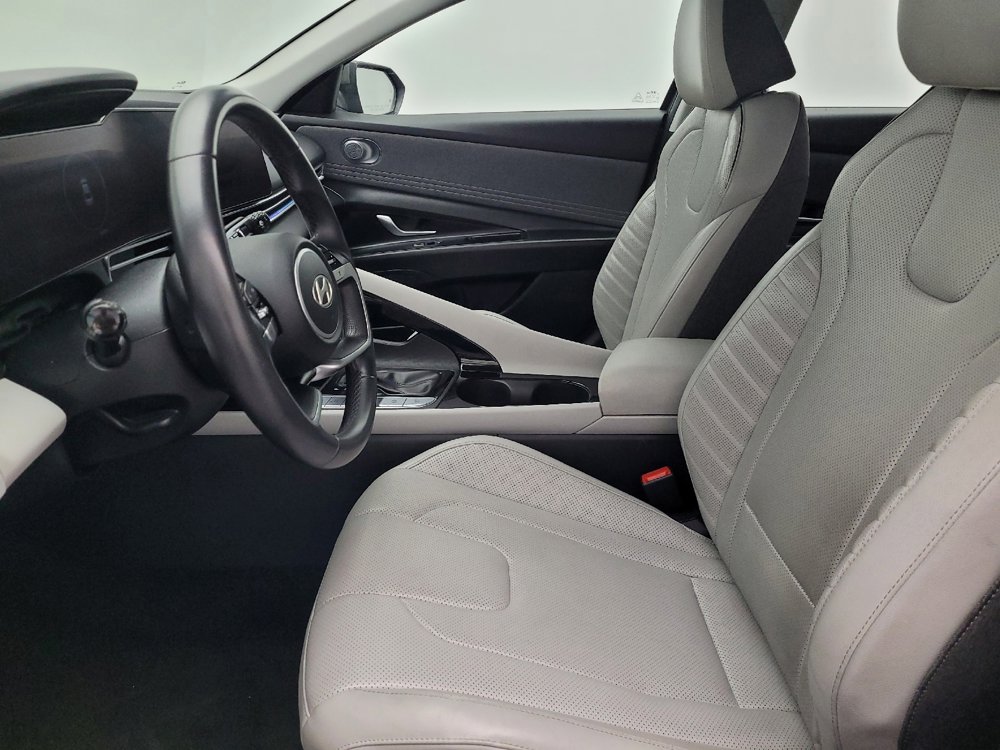 Used 2024 Hyundai Elantra Limited image 17