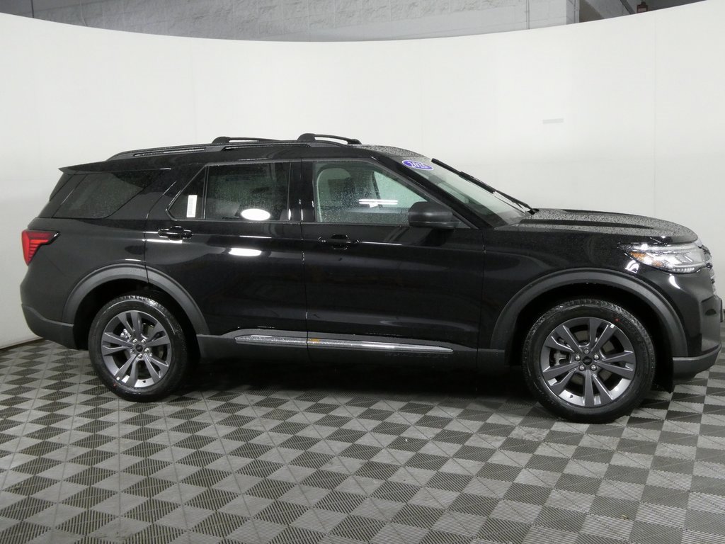 New 2025 Ford Explorer Active w/ Active Comfort Package image 2