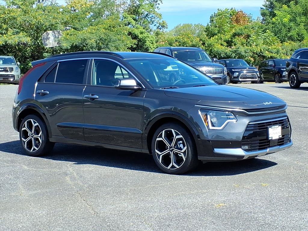 New 2026 Kia Niro SX Touring FWD image 2
