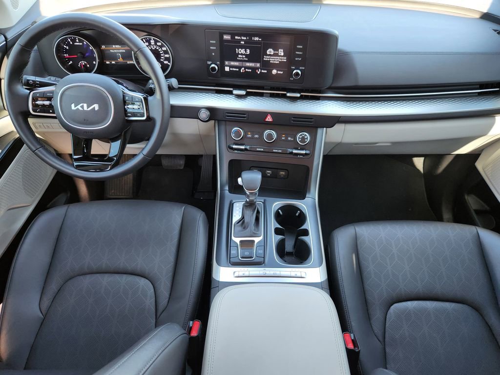Used 2024 Kia Carnival LX image 24