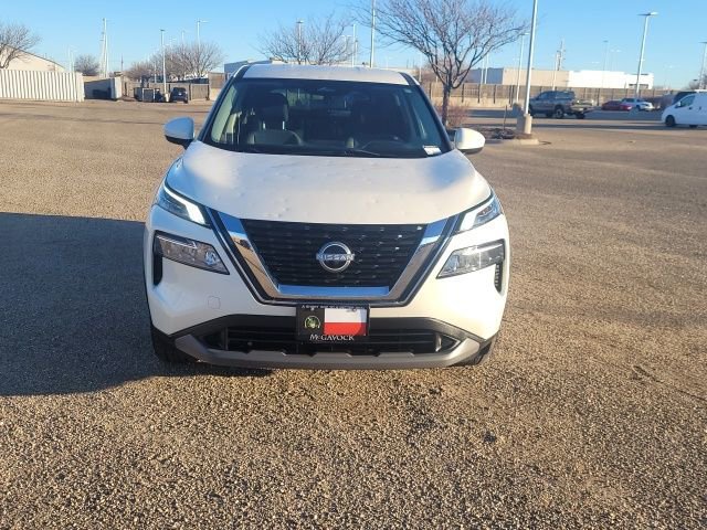 Used 2023 Nissan Rogue SV image 3