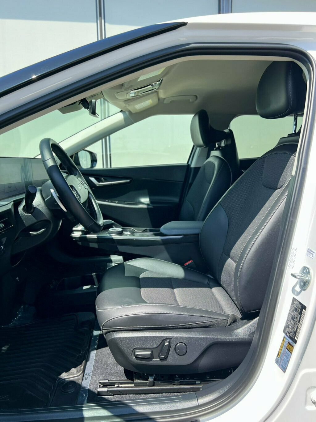 Used 2024 Kia EV6 Light RWD image 15