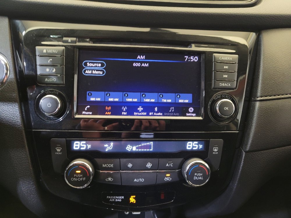 Used 2020 Nissan Rogue SV image 25