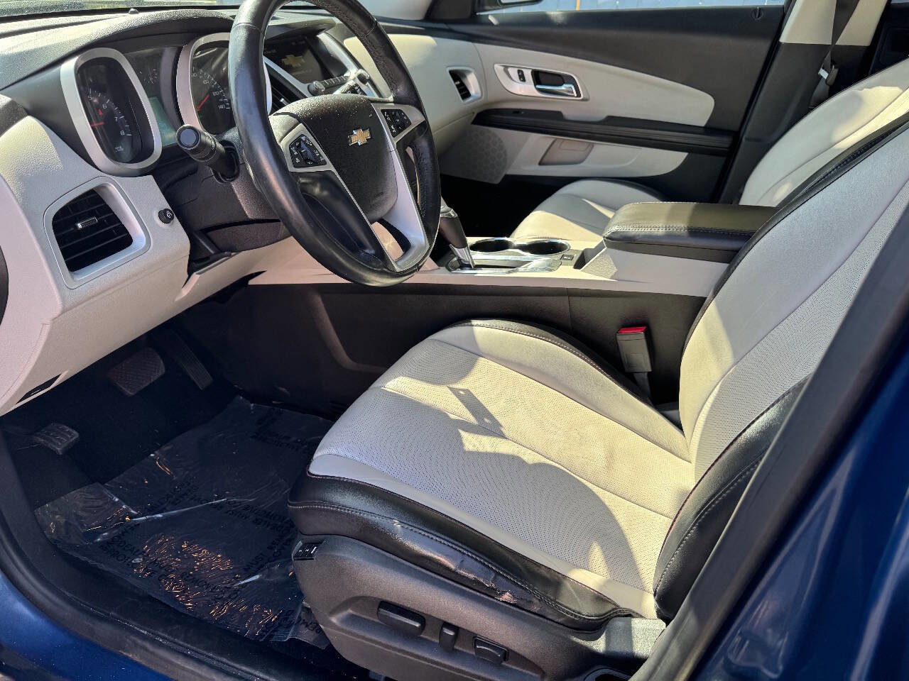Used 2017 Chevrolet Equinox Premier w/ Enhanced Convenience Package FWD image 6