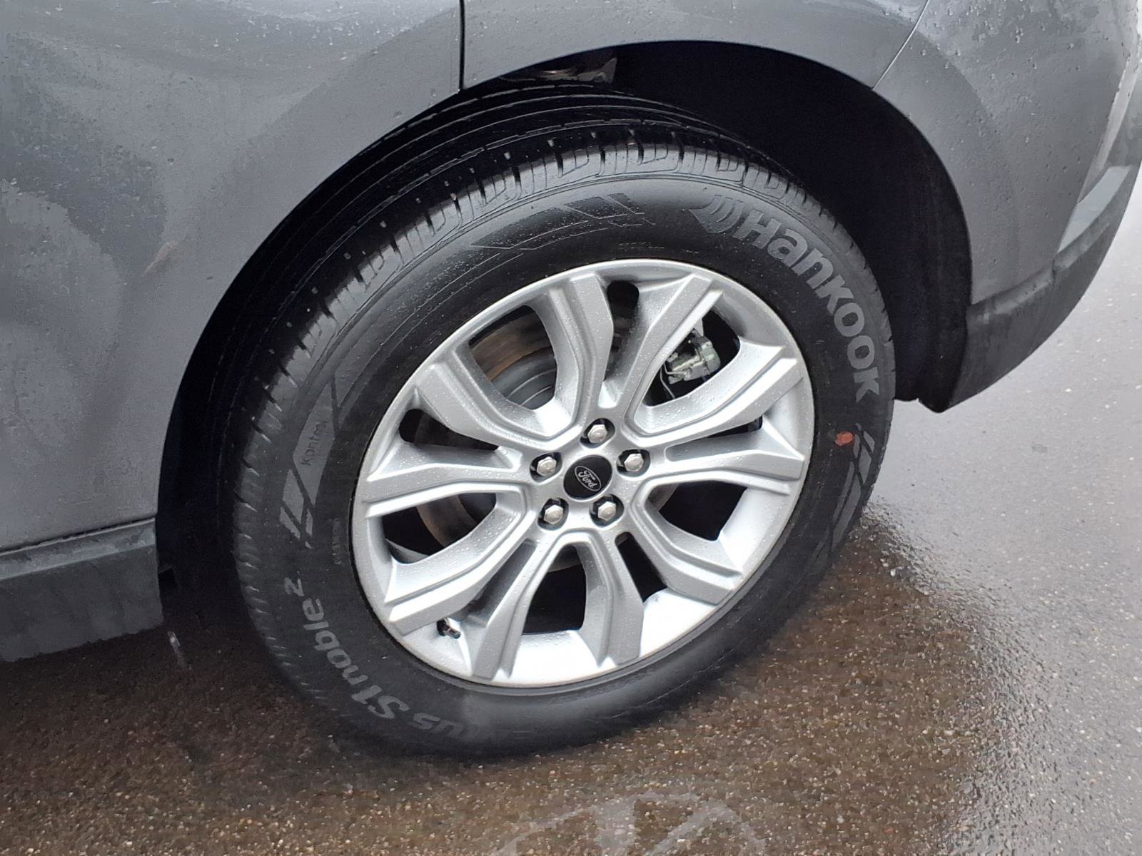 Used 2024 Ford Edge Titanium image 29