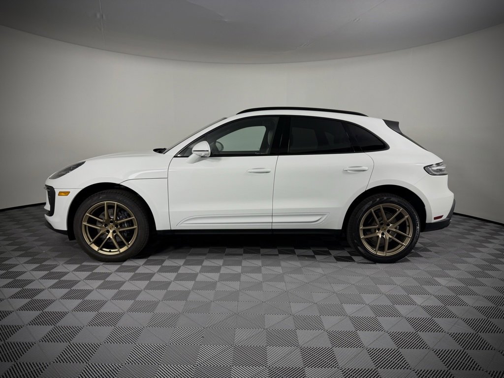 New 2026 Porsche Macan image 2