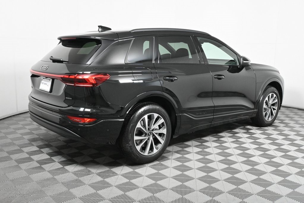 New 2025 Audi Q6 e-tron Premium image 3