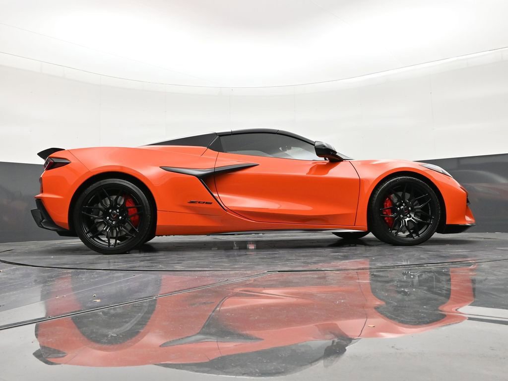 Used 2026 Chevrolet Corvette Z06 w/ Stealth Interior Trim Package RWD image 24