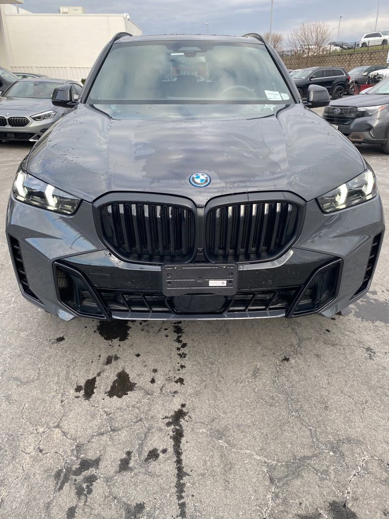 Used 2026 BMW X5 xDrive50e w/ M Sport Package image 2