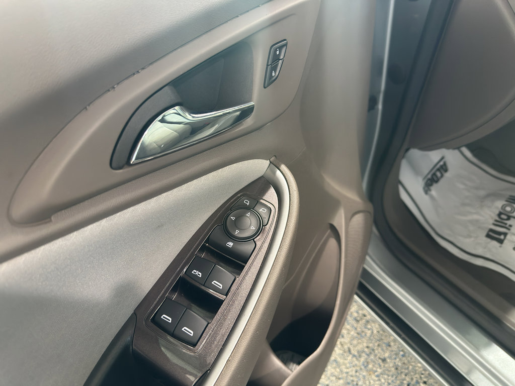 Used 2024 Chevrolet Malibu LT image 35