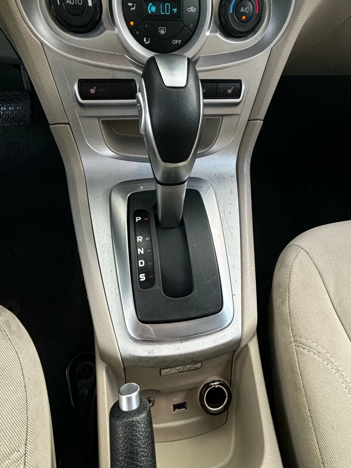 Used 2014 Ford Fiesta SE w/ Comfort Package image 15