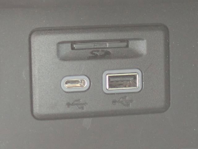 Certified 2023 GMC Acadia SLT w/ LPO, Floor Liner Package FWD image 25