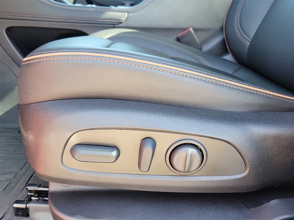 Used 2023 GMC Acadia AT4 w/ Technology Package image 13