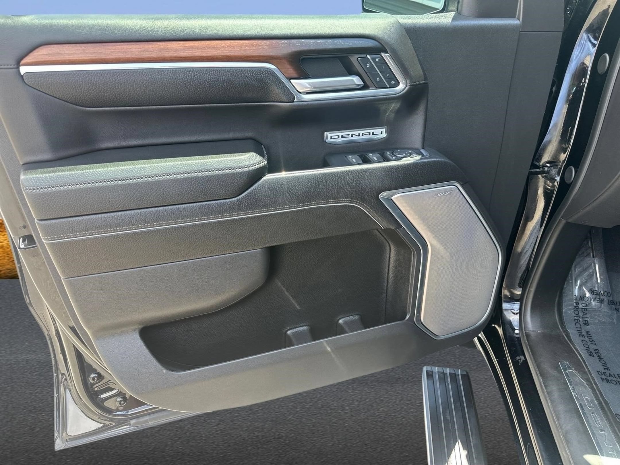 Used 2024 GMC Sierra 1500 Denali w/ Denali Reserve Package AWD/4WD image 18