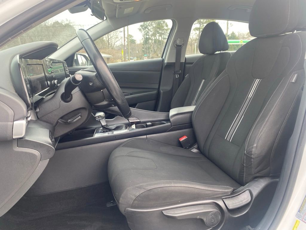 Used 2022 Hyundai Elantra SEL w/ Convenience Package image 9