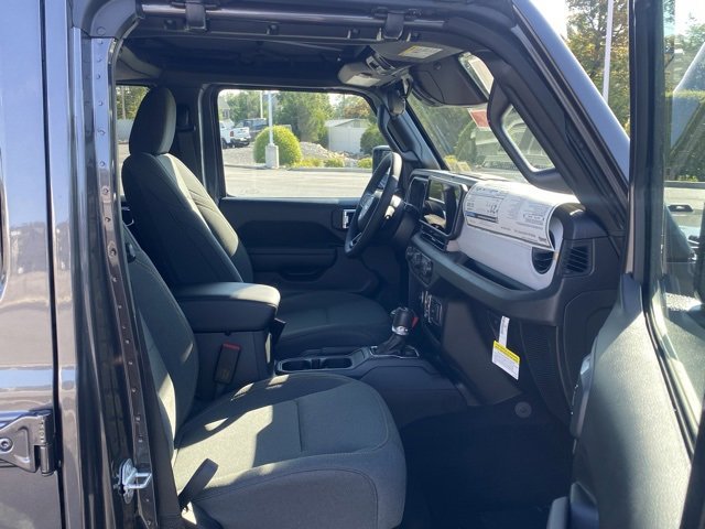 New 2025 Jeep Wrangler Sport S image 28