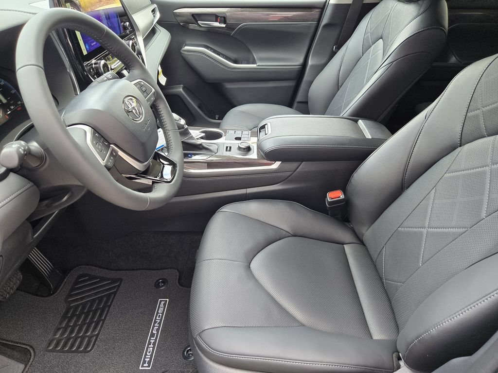 New 2026 Toyota Highlander Platinum AWD/4WD image 9
