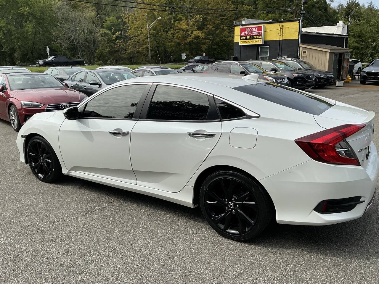 Used 2019 Honda Civic Touring image 9