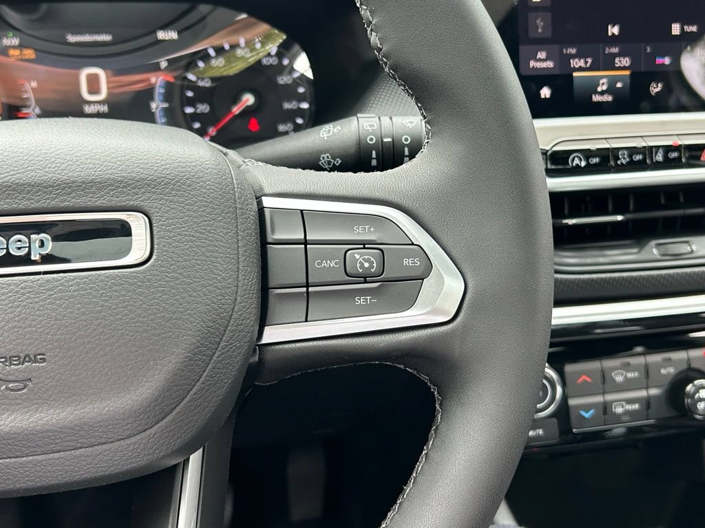 New 2025 Jeep Compass Latitude w/ Sun & Sound Group AWD/4WD image 47