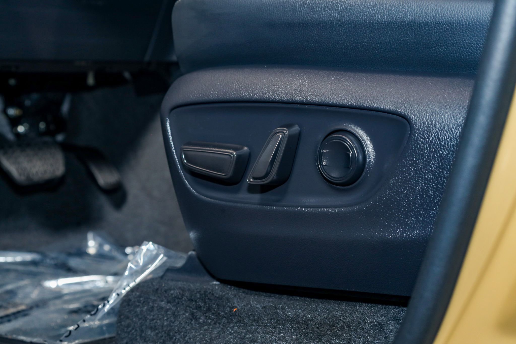 Used 2025 Toyota Land Cruiser image 20