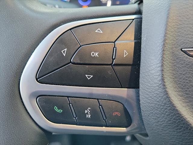 Used 2024 Chrysler Pacifica Limited FWD image 21
