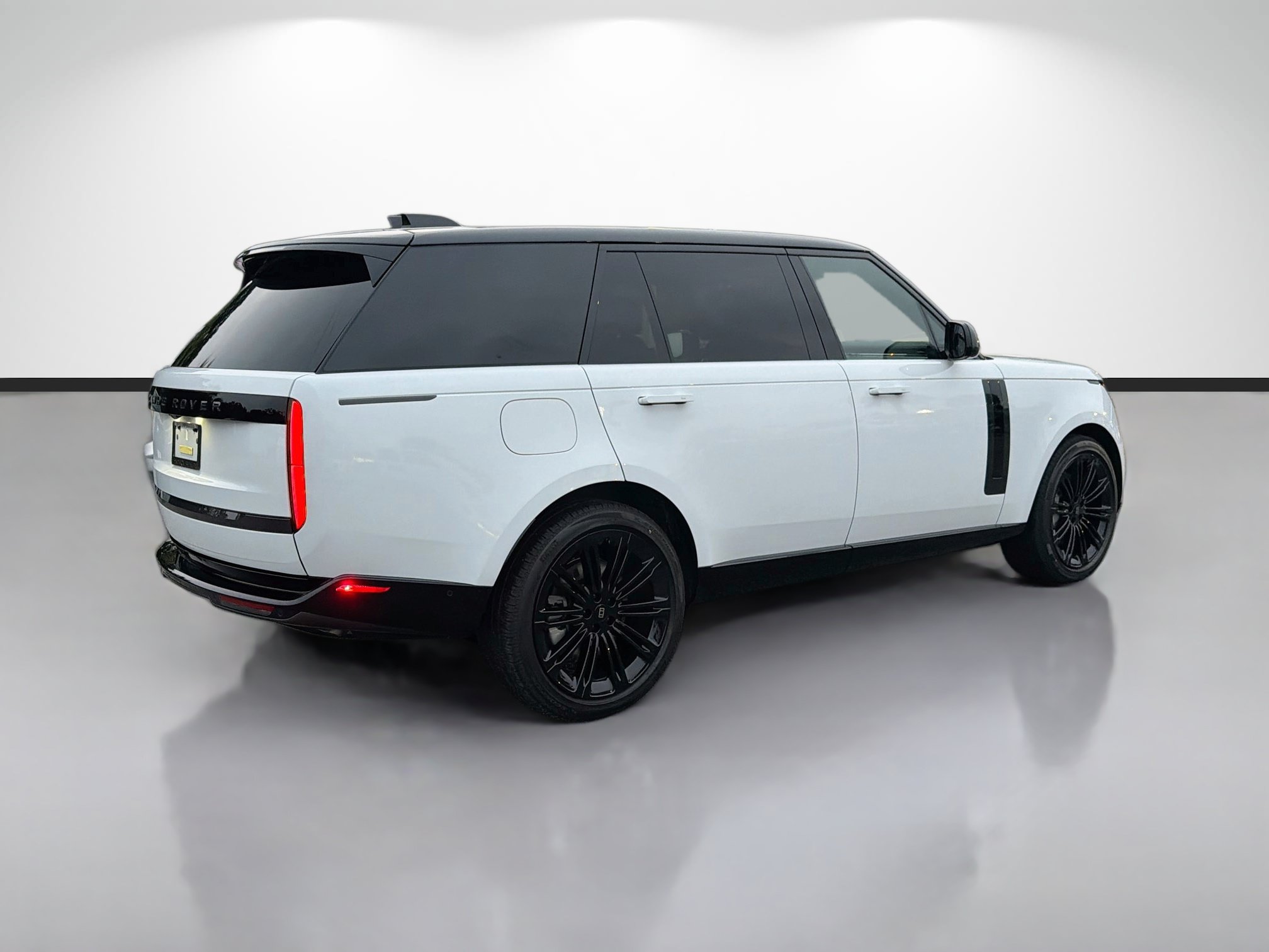 New 2027 Land Rover Range Rover Long Wheelbase SE AWD/4WD image 5