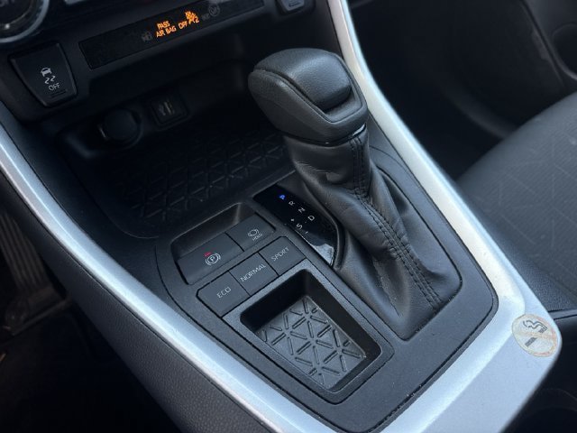 Used 2025 Toyota RAV4 XLE FWD image 20